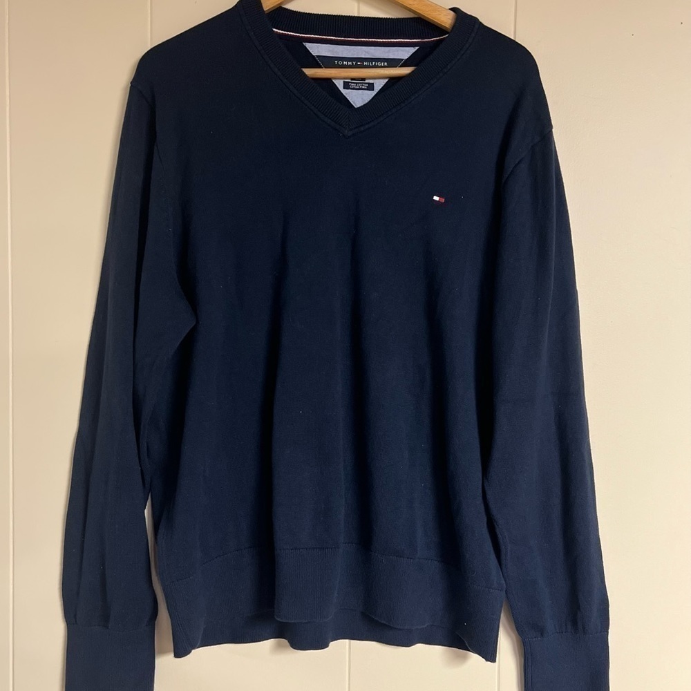 Men’s Tommy Hilfiger pull over sweater size XL 100% prima cotton